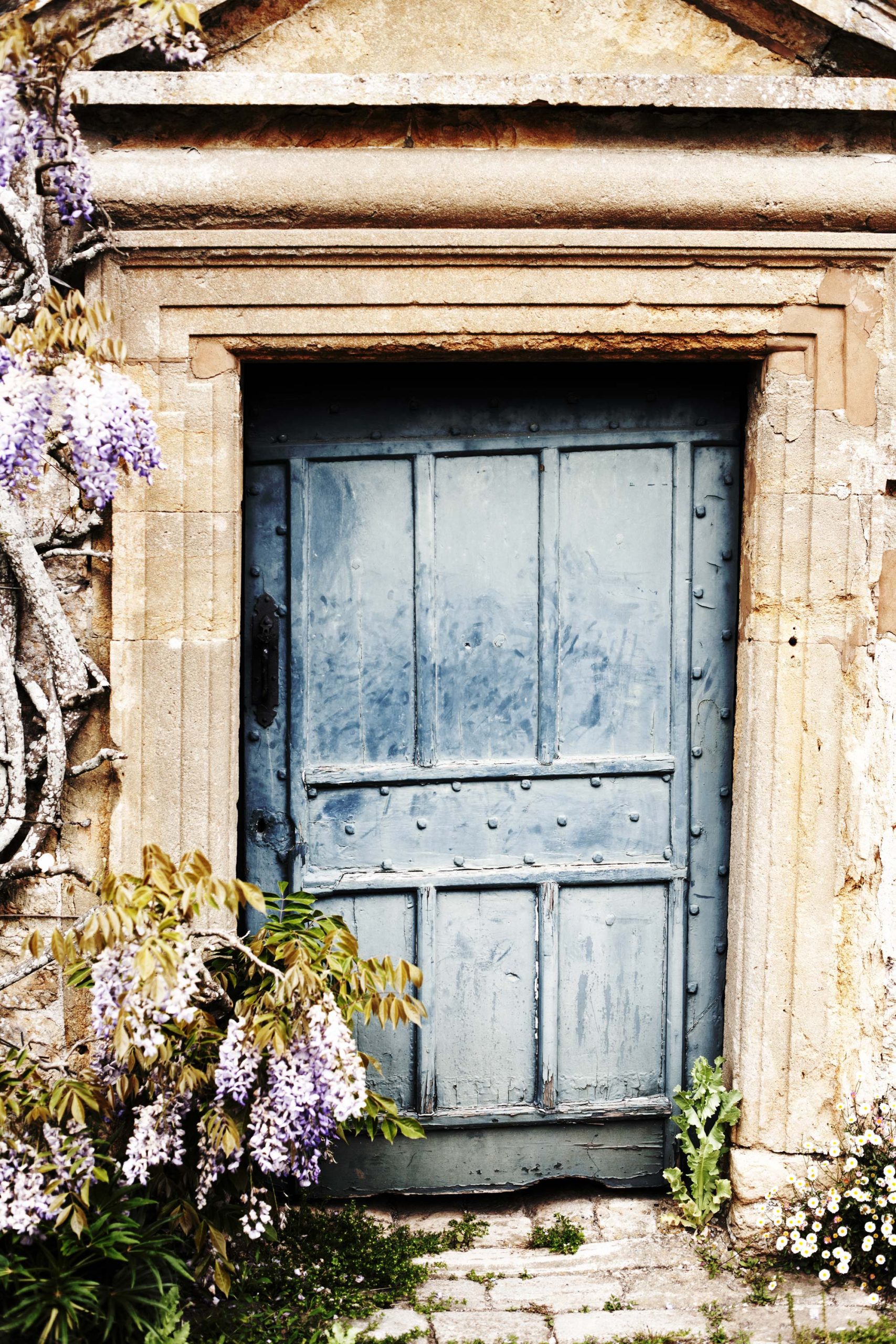 A quirky door in an Elizabethan home in Shaftesbury