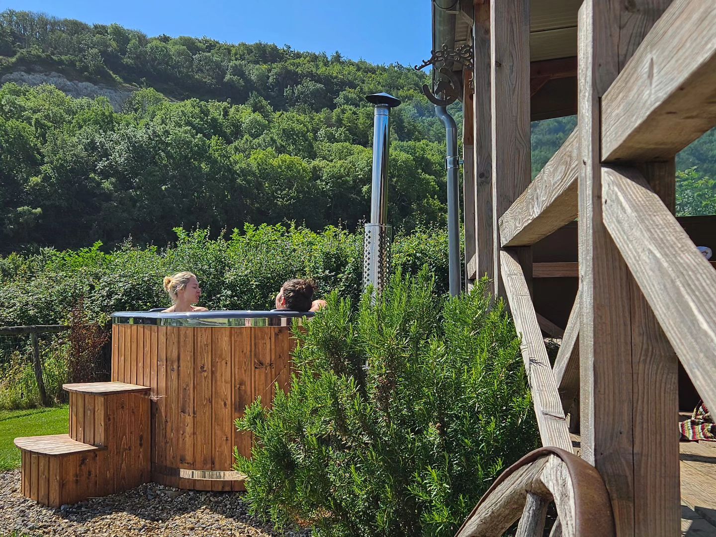 Glamping cabin with hot tub at Loose Reins in Dorset